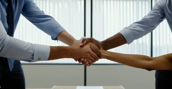 Pourquoi organiser un team building pour renforcer la cohésion en entreprise